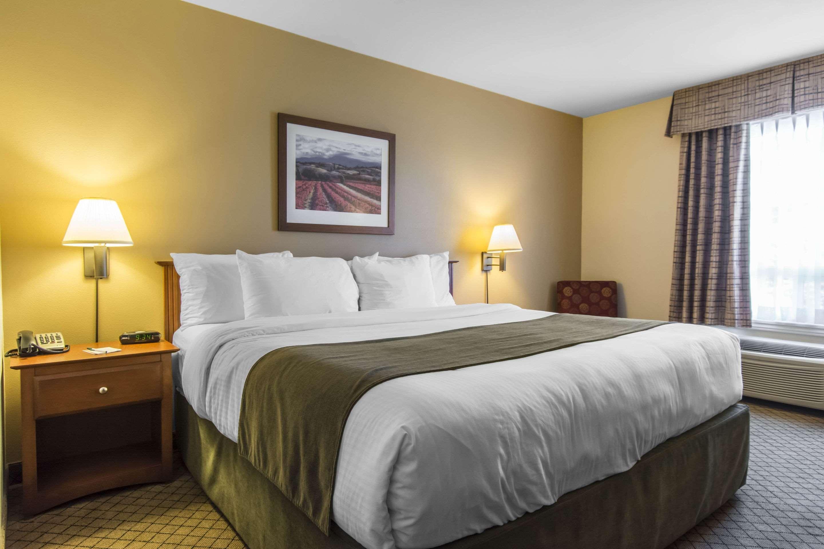 Quality Inn Airport Moncton Zewnętrze zdjęcie
