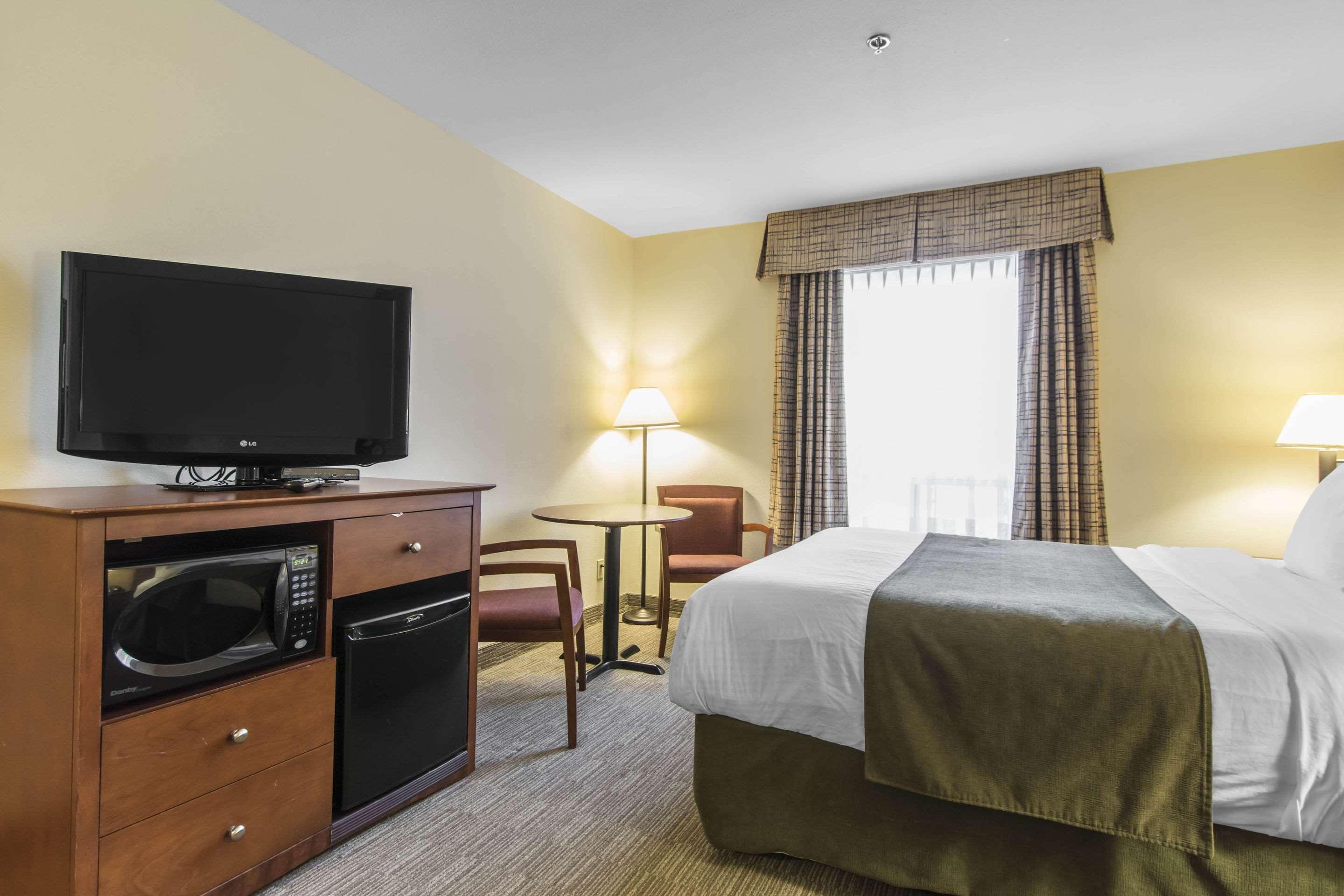 Quality Inn Airport Moncton Zewnętrze zdjęcie