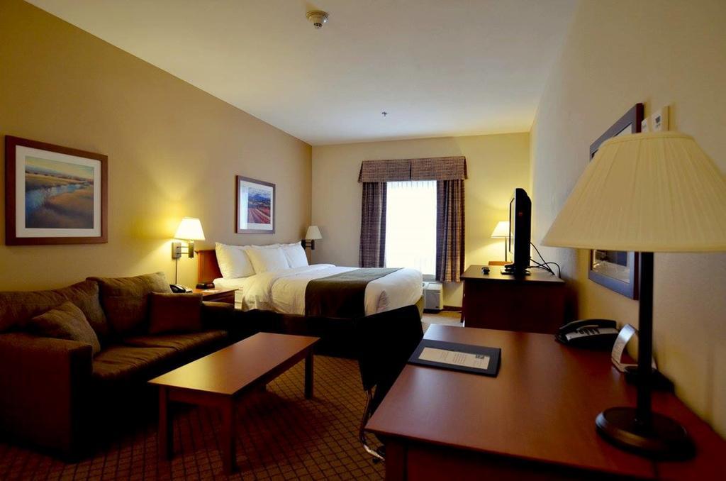 Quality Inn Airport Moncton Zewnętrze zdjęcie