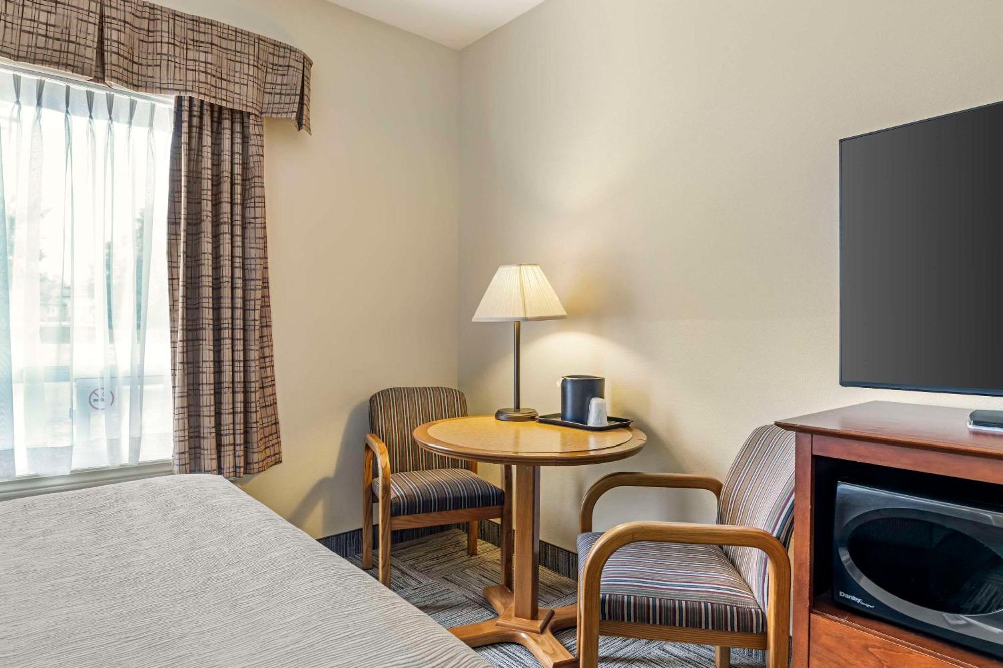 Quality Inn Airport Moncton Zewnętrze zdjęcie