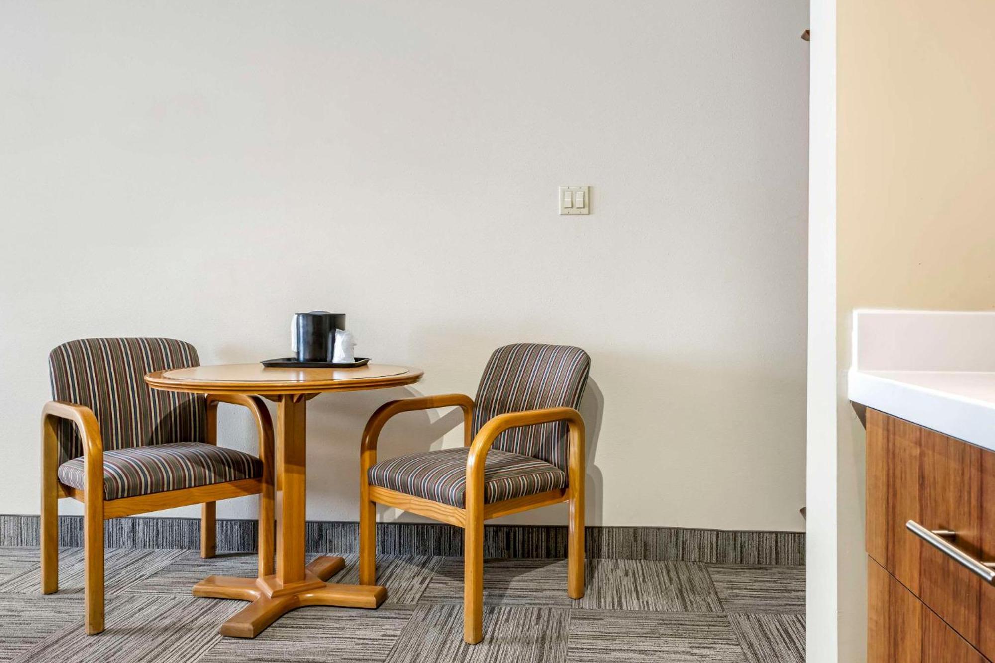 Quality Inn Airport Moncton Zewnętrze zdjęcie