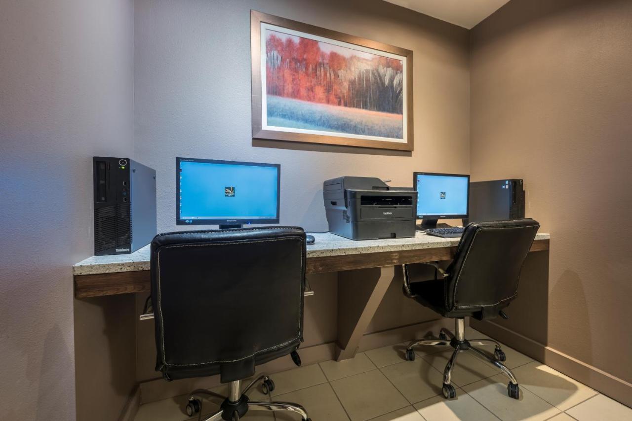 Quality Inn Airport Moncton Zewnętrze zdjęcie
